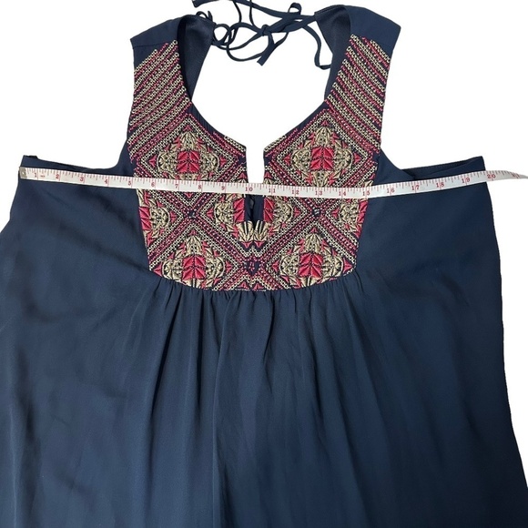 Fifth & Park High Low Dress With an Embroidered/Beaded Neckline Size 12 - Picture 7 of 12